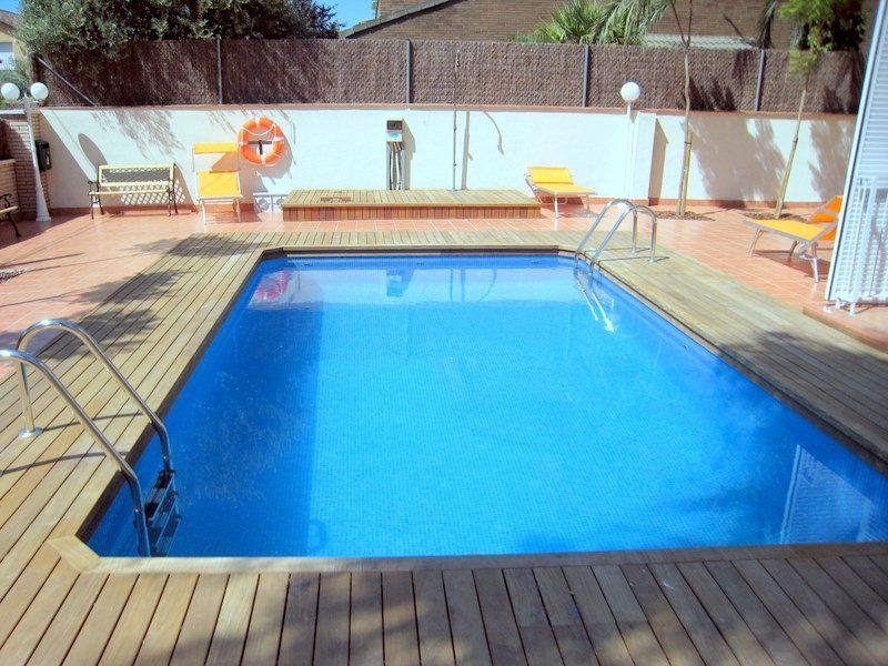 Apartamentos Caru Castelldefels Exterior foto
