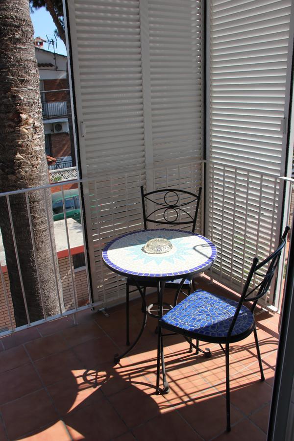 Apartamentos Caru Castelldefels Exterior foto