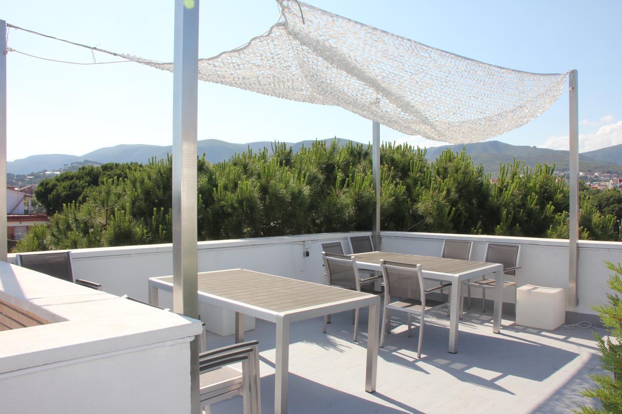 Apartamentos Caru Castelldefels Exterior foto