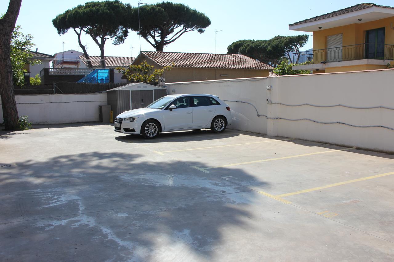 Apartamentos Caru Castelldefels Exterior foto